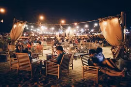 Đặt chân tới quán bar trên biển đầu tiên tại Việt Nam