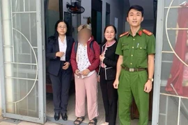 Kịp thời cứu sống bé gái mồ côi nhảy cầu sông Hàn tự tử