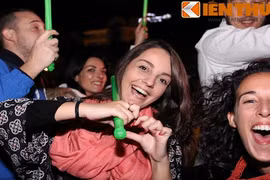 Cảm xúc bạn trẻ nước ngoài đón năm mới 2016 tại Việt Nam