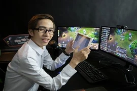 Quên PewPew đi, đây mới là streamer đình đám và điển trai nhất MXH
