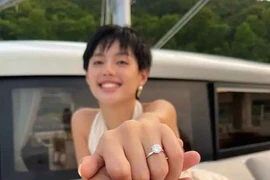 Điều ít biết về "cô em Trendy" vừa được bạn trai cầu hôn 