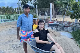 Vượt qua nỗi đau mất con, vợ Lộc Fuho lên sóng thần sắc thay đổi