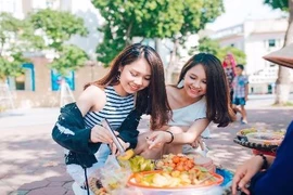 Tài sắc đáng ngưỡng mộ của cặp chị em song sinh Nghệ An