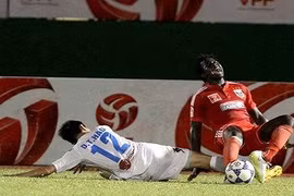 Thanh Hào thoát án phạt sau pha đốn gãy chân Abass