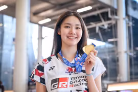 Vẻ đẹp ngọt ngào của "hot girl cầu lông" mới nổi xứ Chùa Vàng