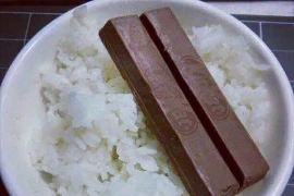 Ăn cơm với đường, tóp mỡ và hoa quả, nếu biết, món lạ chỉ 7X, 8X mới biết