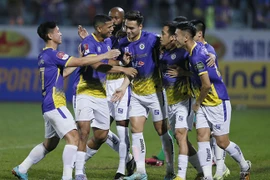 Hà Nội FC thắng Hải Phòng trong ngày Văn Quyến có bàn thắng 100