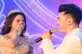 Vừa tặng nhẫn 60.000 USD, Ưng Hoàng Phúc tiếp tục tặng vợ quà đặc biệt 