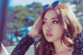 Sự lột xác ngoạn mục 360 độ của chủ hit 'Người lạ ơi'