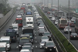 Cao tốc Pháp Vân - Cầu Giẽ kẹt cứng 2 chiều trong ngày đầu nghỉ lễ