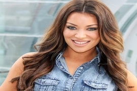 Cô bạn gái thích khoe nội y của sao Tottenham