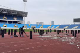 "Sân nhà ĐT Việt Nam" xơ xác sau concert Anh trai Say Hi