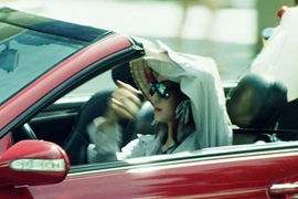 Ngồi ô tô vẫn hóa Ninja, đẳng cấp tối thượng của hội chị em