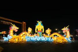 Cung đường "đèn lồng khủng lồ" hot nhất dịp Tết Nguyên đán 2025