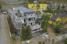 Biệt thự nguy nga "xẻ thịt" đất rừng Sóc Sơn: Sẽ cưỡng chế trong tháng 11