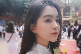 Nữ sinh 10X Trần Phú khoe ảnh áo dài trước khai giảng đẹp hút hồn 