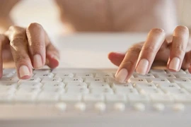 Theo dõi, phát hiện việc tháo gỡ 79 tin, bài khỏi các báo điện tử