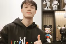 "Chủ tịch" Văn Toàn bị người quen “lươn lẹo” tiền khi chơi Bearbrick