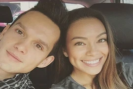 Fan nữ tiếc ngẩn ngơ vì cầu thủ hot boy lấy vợ