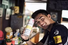 Thủ môn Thái Lan đẹp như nam thần khiến fan nữ ngây ngất