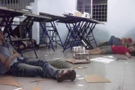 Sinh viên kỹ thuật ăn vạ, ngủ vật ngày đêm cùng đồ án cuối kì 