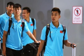 Thắng Malaysia chưa kịp vui, đội tuyển Việt Nam lại trắng đêm di chuyển