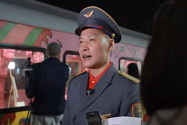 Chuyến tàu cuối cùng năm Giáp Thìn: Chở nỗi niềm người xa nhà...