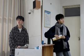 Nữ giảng viên đẹp phi giới tính, đứng giảng đường gây bão