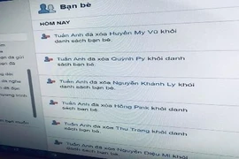 Cho bạn gái mượn điện thoại, chàng trai nhận cái kết "đắng không tưởng"