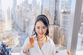 Hot girl Việt du học Mỹ lộ ảnh đời thường thần thái miễn chê