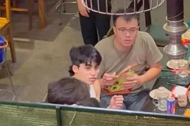 Bị chụp lén, nhan sắc em trai Sơn Tùng M-TP ra sao?