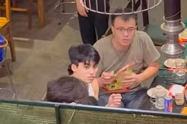 Bị chụp lén, nhan sắc em trai Sơn Tùng M-TP ra sao?