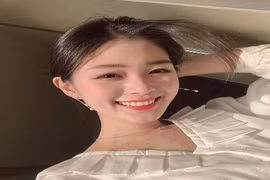  Cô gái Hàn Quốc chỉ cười thôi là khiến “tim dân mạng đứt phanh“