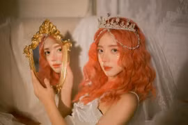 Nhuộm tóc style "chói trang", hot girl NEU đẹp cân cả thế giới