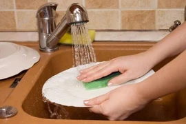 Nghiên cứu mới: Rửa bát giúp bạn sống lâu hơn