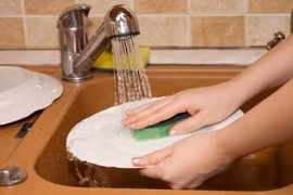 Nghiên cứu mới: Rửa bát giúp bạn sống lâu hơn