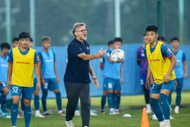 HLV Troussier không giấu tham vọng tại vòng loại U23 châu Á