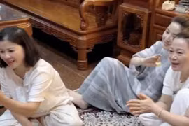 Về nhà chồng, vợ tương lai của Quang Hải thoải mái hát ca 