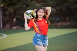 Cô gái Việt chọn cửa Tây Ban Nha vô địch World Cup 2018