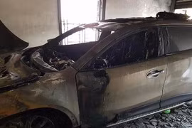 Video: Ô tô Mazda CX-5 cháy ngùn ngụt khi đậu trong sân nhà