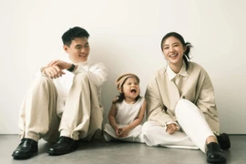 Gia đình Long Hạt Nhài - Salim tung bộ ảnh gia đình đẹp ngất ngây