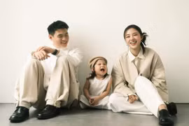 Gia đình Long Hạt Nhài - Salim tung bộ ảnh gia đình đẹp ngất ngây