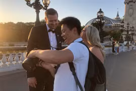 Chụp ảnh "dạo" ở Pháp, chàng trai Việt kiếm trăm triệu đồng 