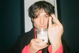 "Hack não" với thử thách ngón út chạm ngón trỏ: Bạn làm được không?