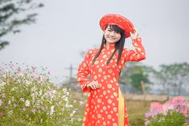 Cô bé 14 tuổi xinh đẹp, “mặn mà” như gái U25