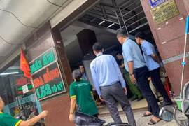 Chủ Mái ấm Hoa Hồng và bảo mẫu bạo hành trẻ bị tạm giữ