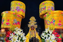 Di tích Tháp Bà Ponagar thờ thần nào?