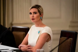 4 năm bố làm tổng thống, Ivanka Trump được tặng quà gì? 