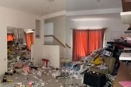 Vợ không cho bồ nhí ở chung, chồng phá nhà thành bãi rác