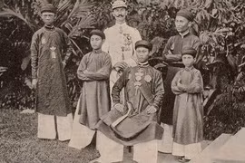 Thời kỳ nào trong sử Việt 4 tháng có tới 3 vua trị vì?